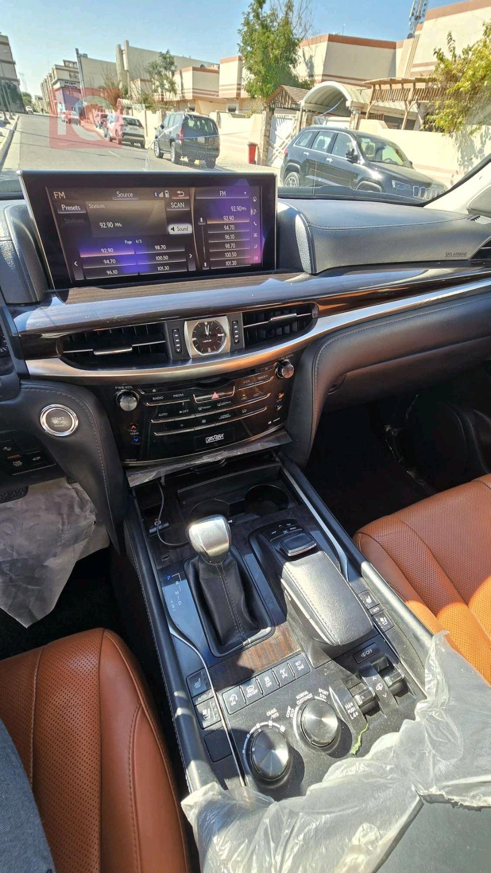 Lexus LX